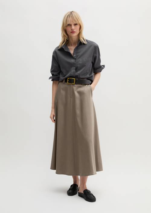 Ausgestellter Rock Chalky Brown in Frontalansicht