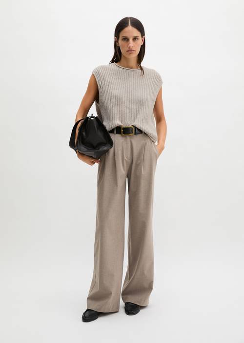 Pantalones plisados anchos Chalky Brown Melange en vista frontal