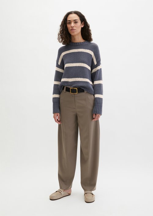 Barrel-style tapered suit trousers — Chalky Brown