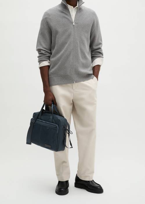 Business Bag Model Pat Dark Navy getragen am Model