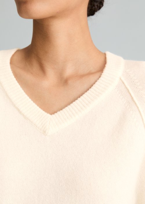 Merino V-Neck Sweater, Regular Fit — White Blush