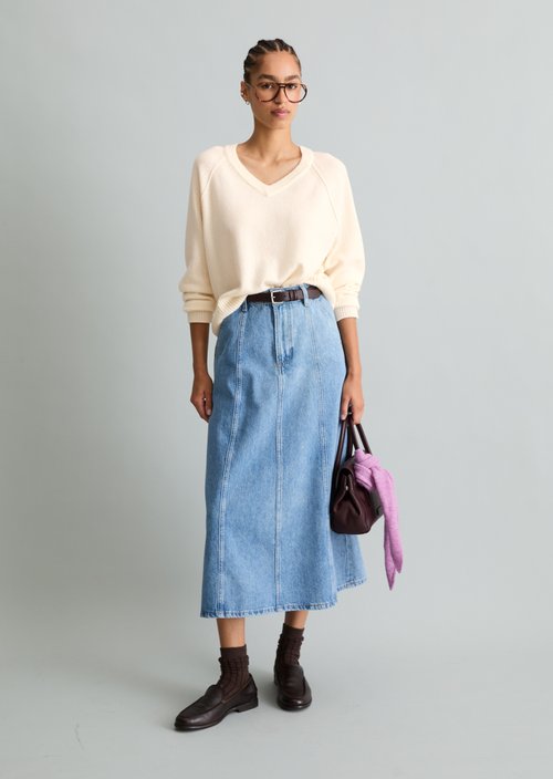 Merino V-Neck Sweater, Regular Fit — White Blush