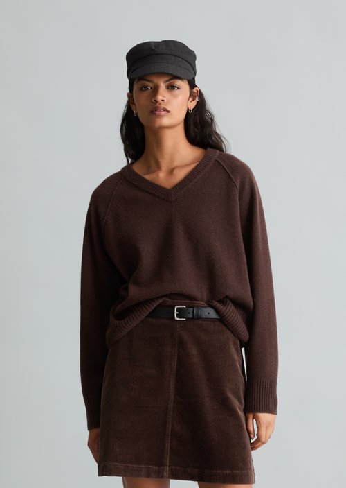 Merino V-Neck Sweater, Regular Fit — Espresso Brown