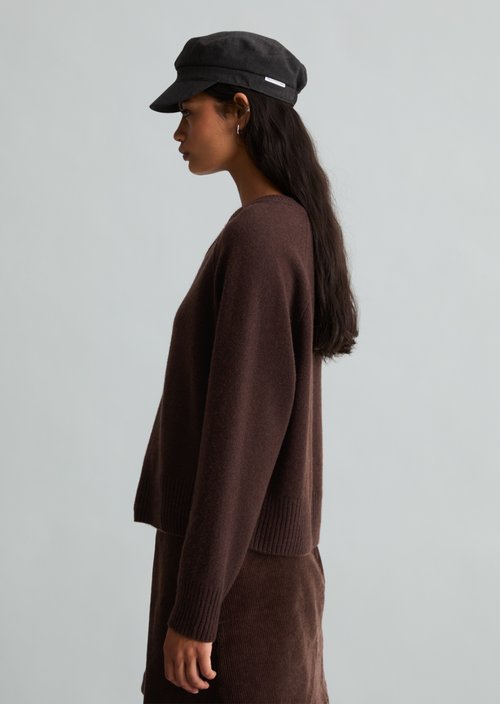 Merino V-Neck Sweater, Regular Fit — Espresso Brown