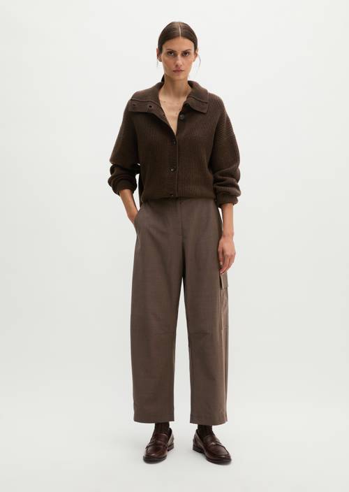 Barrel-Cut Cropped Wool Cargo Pants Burnt Coffee in front view