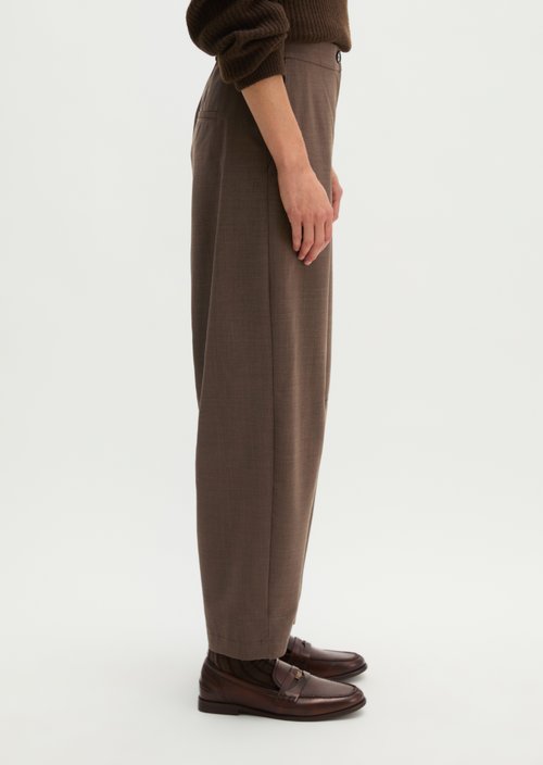 Barrel-Cut Cropped Wool Cargo Pants — Burnt Coffee