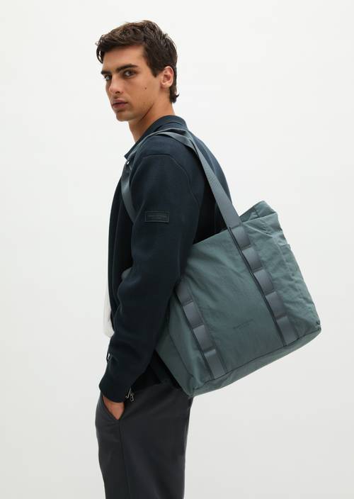 Shopper Model Loritz Skipping Stone getragen am Model