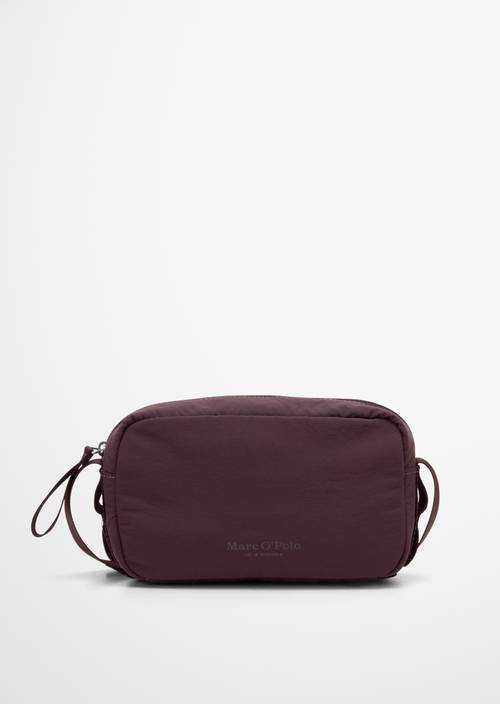 Umhängetasche Model Lima small Deep Mulberry in Frontalansicht