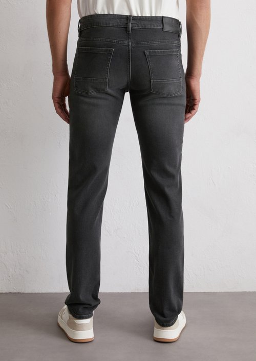 Jeans model Sjöbo shaped — Dark Grey Wash