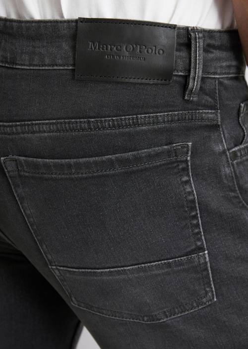 Jeans model Sjöbo gevormd Dark Grey Wash in detailaanzicht