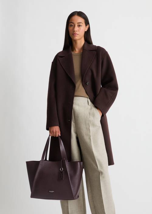 Biana Tote Bag Black Cherry worn on model
