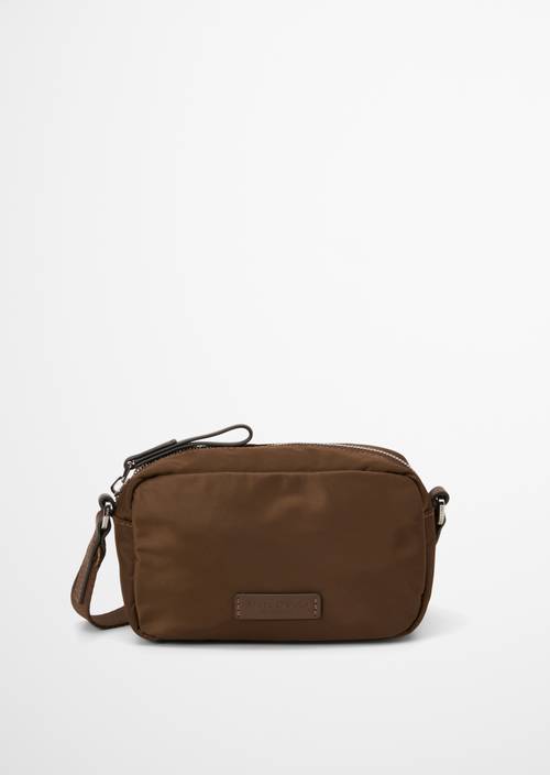Crossbody Bag xs Model Elsy Dark Walnut in Frontalansicht