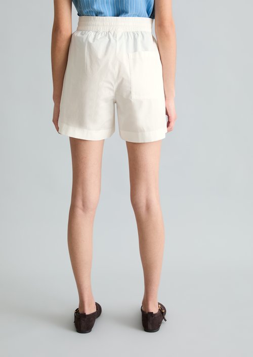 Relaxed shorts — Silky White