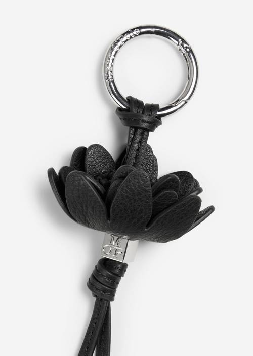 Kaya Keychain Black in detail view
