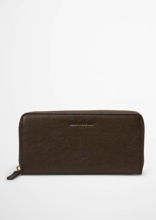 Finja Combination Wallet Burnt Coffee in front view