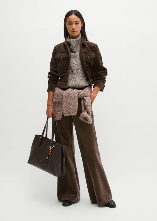 Shopper Model Phillis Burnt Coffee getragen am Model