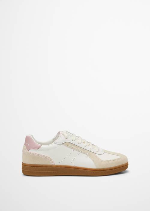 Sneaker Model Charlie Offwhite right shoe outer view