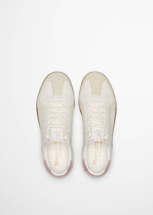 Sneaker Model Charlie Offwhite in top view