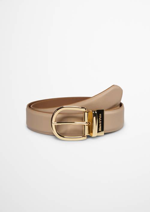 2-in-1 Reversible Belt, Model Anna Earthy Taupe in front view