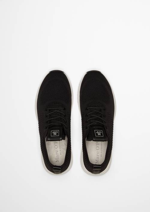 Sneaker model Jasper Black in top view