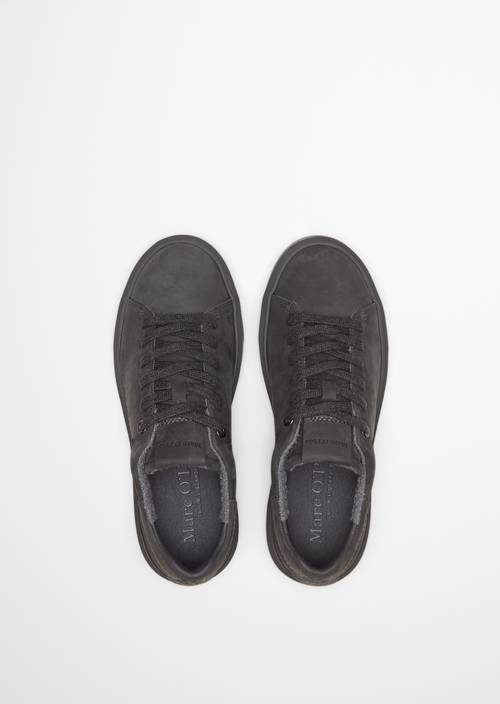 Model sneakersów Cora z podeszwą Cup Broken Graphite w widoku z góry