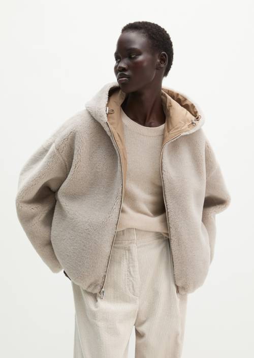 Relaxed Reversible Jacket Earthy Taupe in detail view