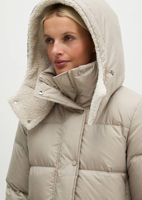 Puffer-Daunenmantel mit Kapuze regular Earthy Taupe in Detailansicht