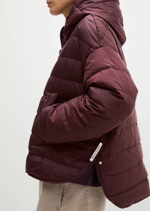 Down quilted jacket with hood relaxed Black Cherry in detail view