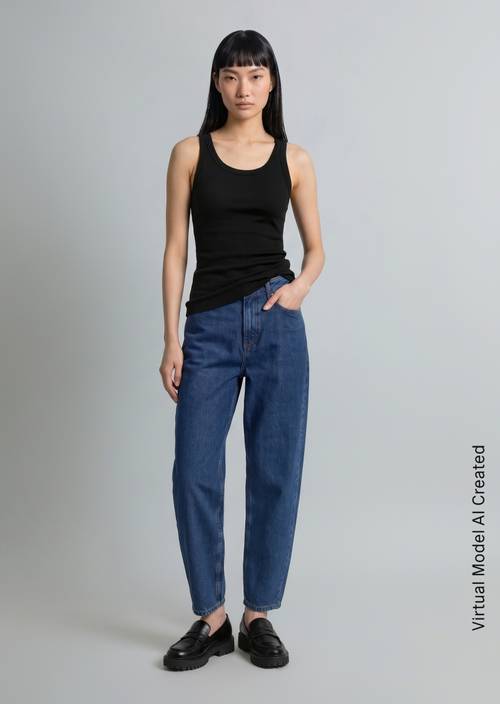 Stine Barrel Cropped Jeans Dark Blue in front view