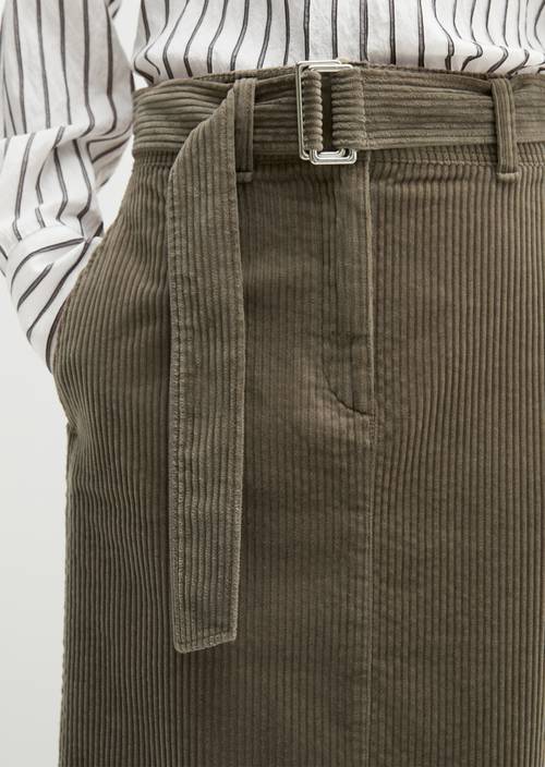 Cordrock regular Stone Taupe in Detailansicht