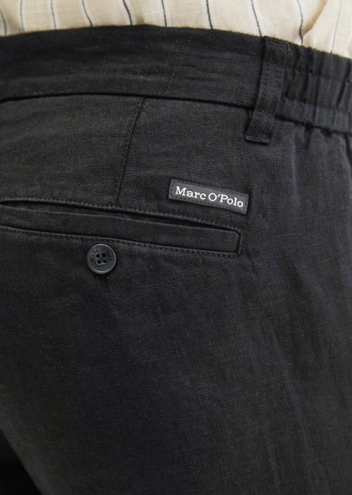 Shorts model Reso Jogger regular — Black