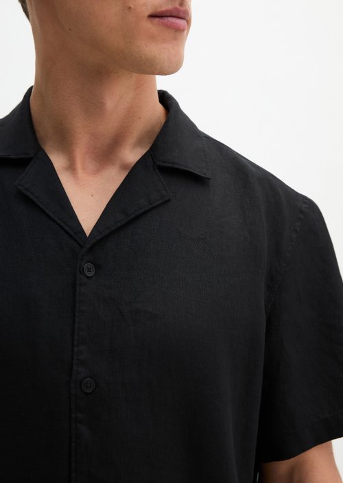 Regular short-sleeved shirt — Black