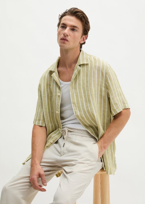 Regular short-sleeved shirt — Medium Green