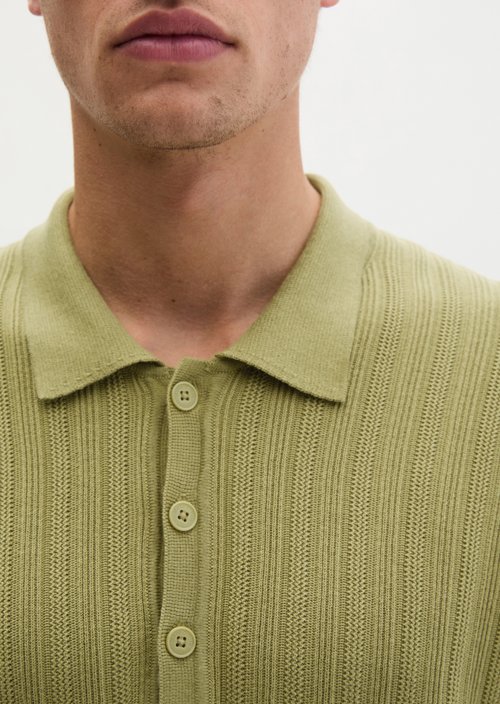 Regular knit polo shirt — Vibrant Fern