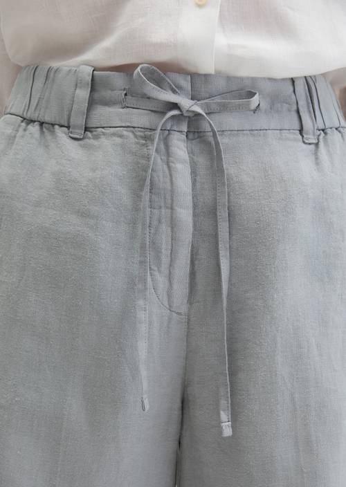 Pantalones cortos relajados de lino Quiet Sea en vista detallada