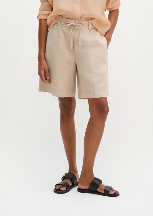 Relaxed linen shorts — Sandpaper