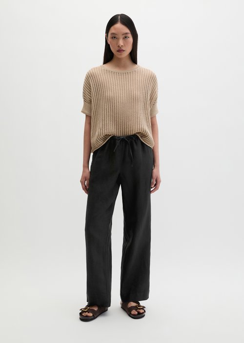 Straight linen trousers — Black