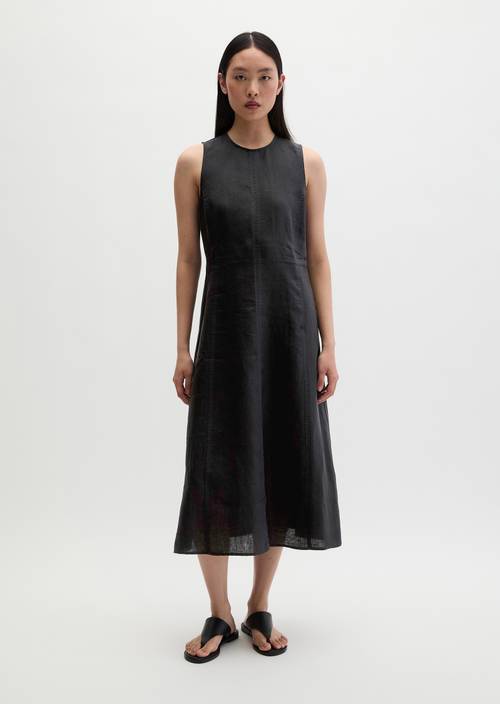 Linnen jurk in de vorm van Black in vooraanzicht