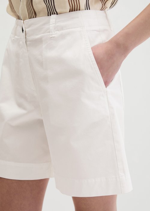 Chino shorts model Lande wide — White