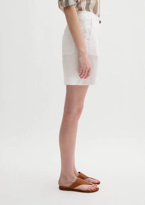 Chino shorts model Lande wide — White