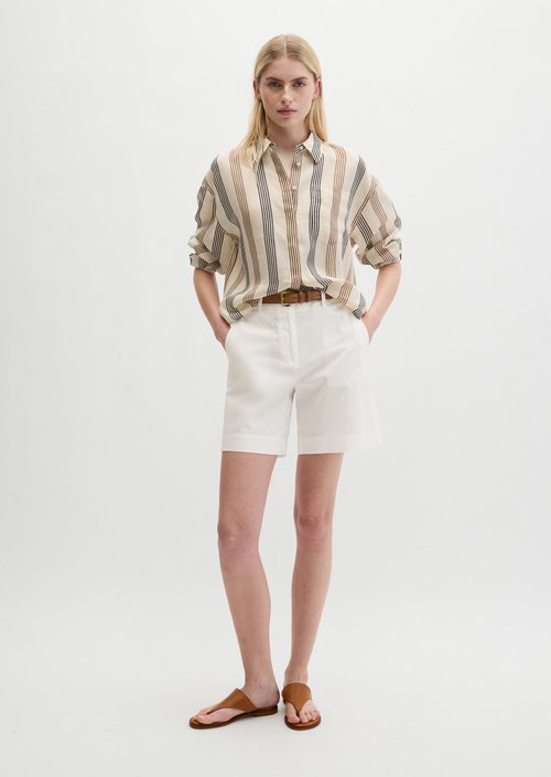 Chino shorts model Lande wide — White