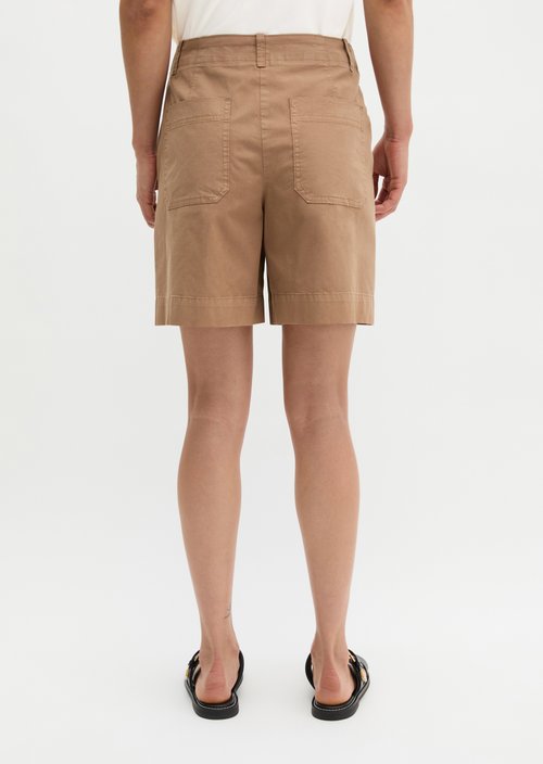 Chino shorts model Lande wide — Burnt Brown
