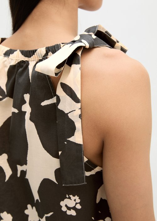 Relaxed sleeveless blouse — Dark Grey