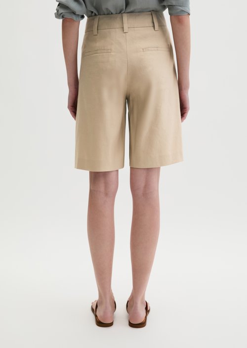 Chino shorts flared — Sandpaper (alternate view)