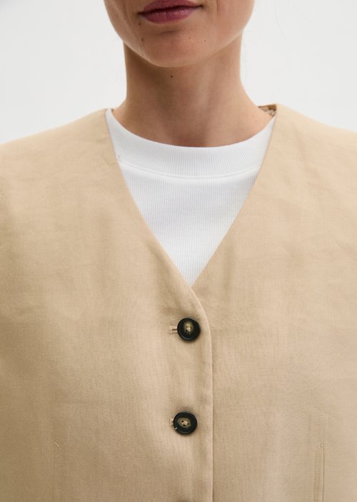 Cropped suit vest — Sandpaper
