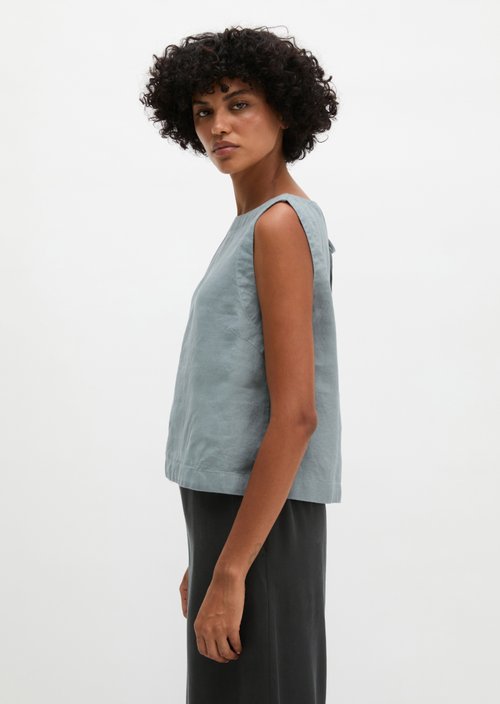 Sleeveless linen blouse regular — Quiet Sea