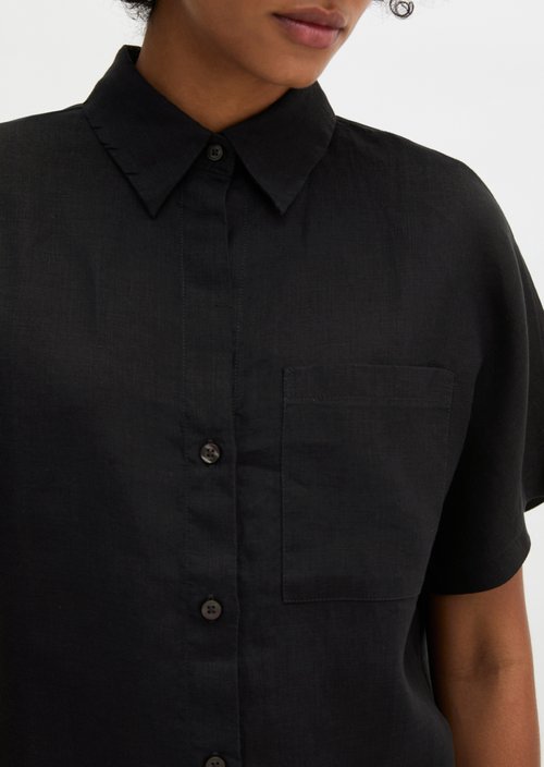 Regular short-sleeved linen blouse — Black
