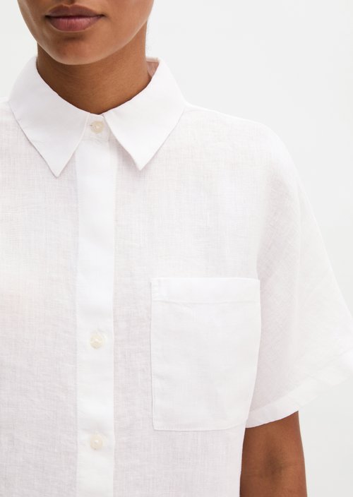 Regular short-sleeved linen blouse — White