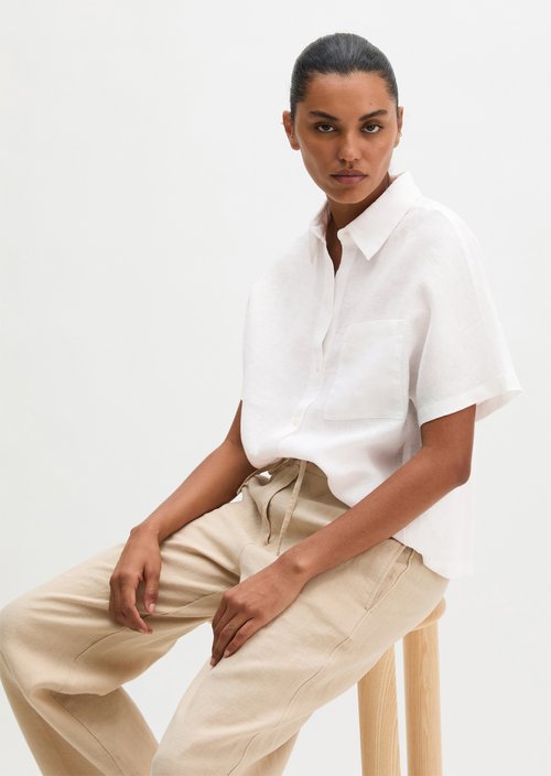 Regular short-sleeved linen blouse — White