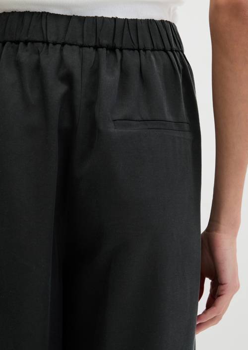 Pull-on culotte wijd Black in detailaanzicht